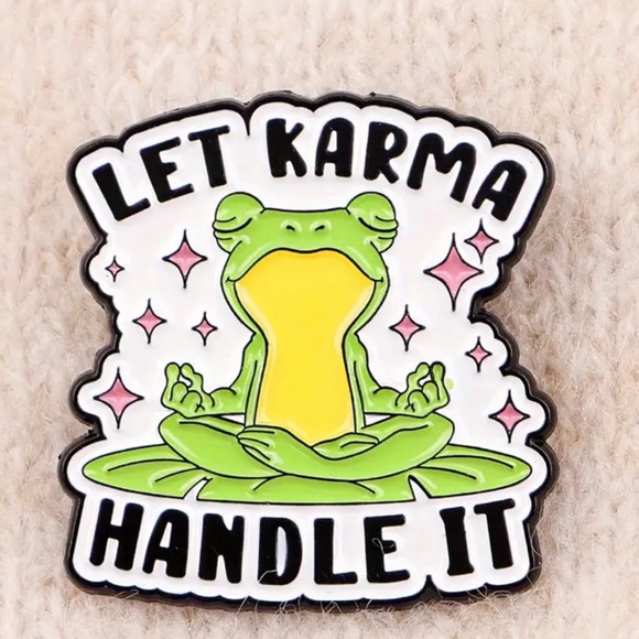 Green and Yellow Frog Brooch for Reptile Lovers - Picture 1 of 4